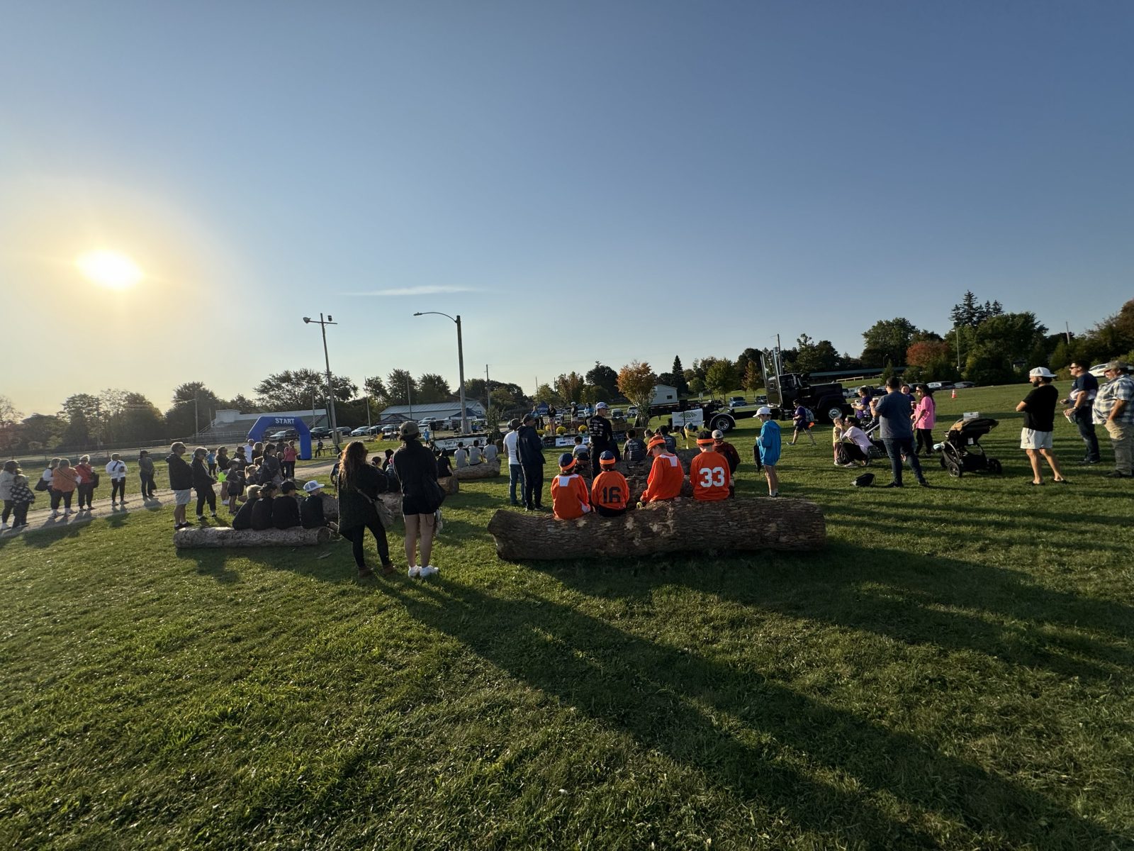 Crowd during speeches 