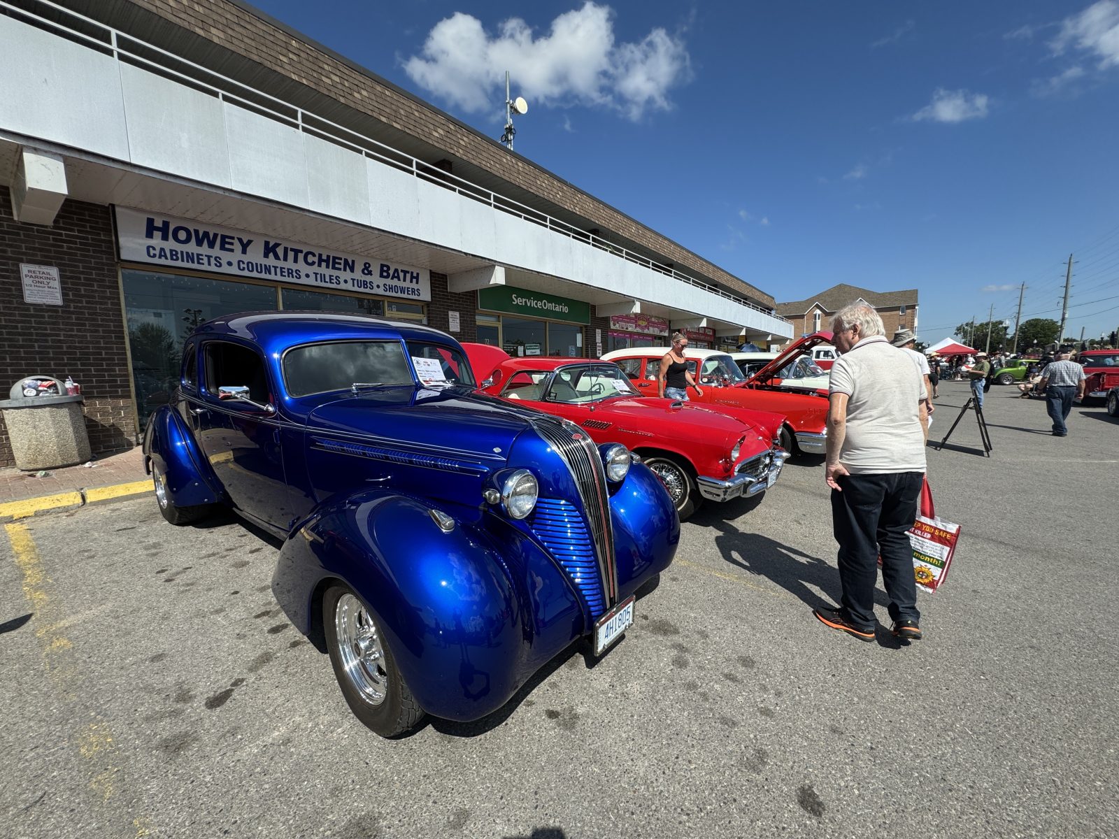 blue car